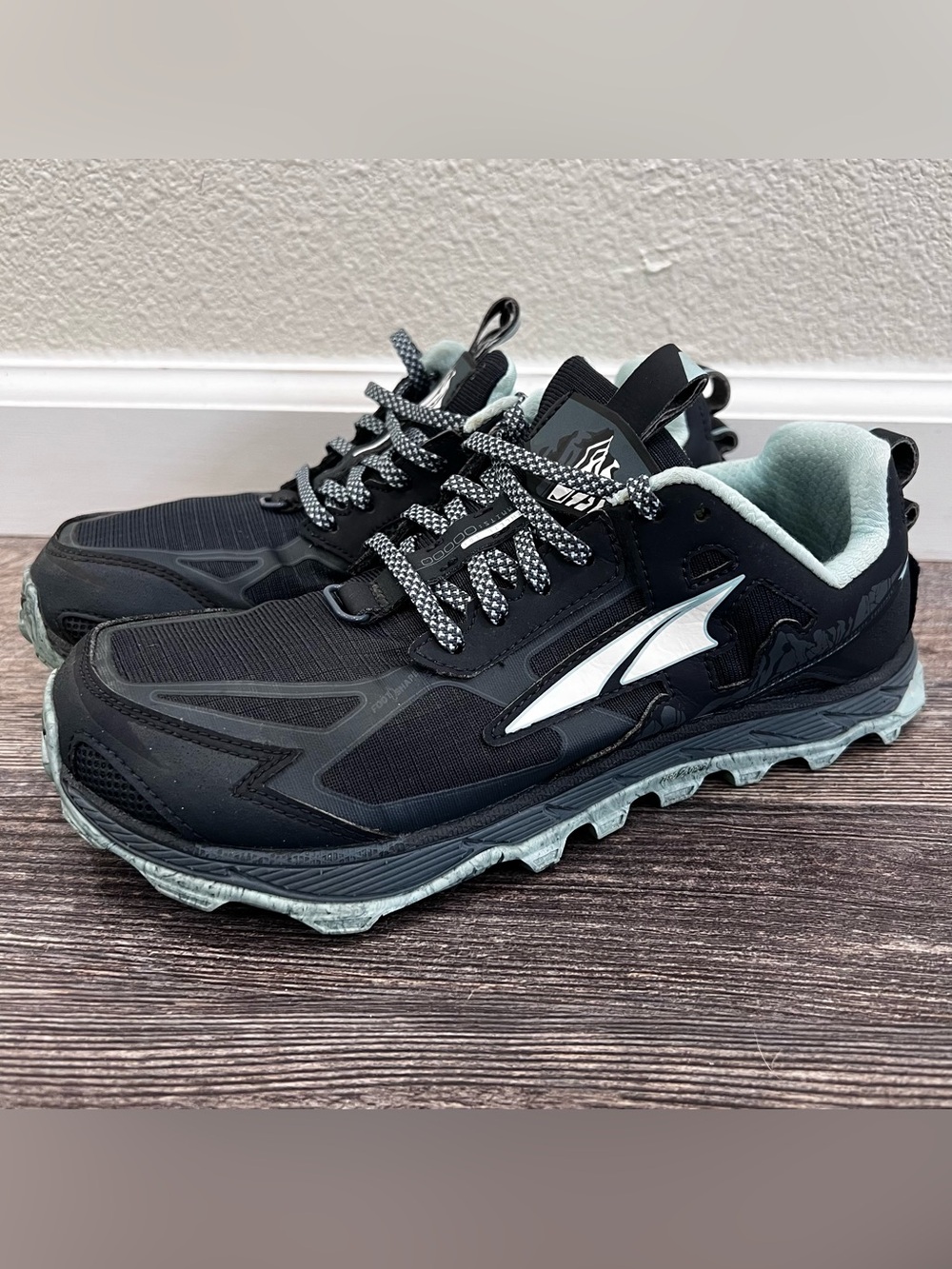Altra Summits Women's Running Shoes Size 10 Black Athletic Stone Guard Long Peak